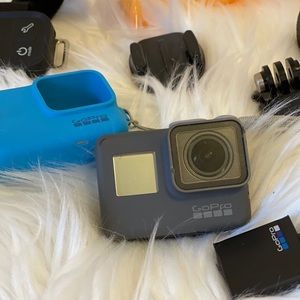 GO PRO HERO 5 with ACCESSORIES